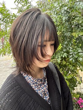 フレイズ(Frays) 顔まわりりレイヤー ウルフカット