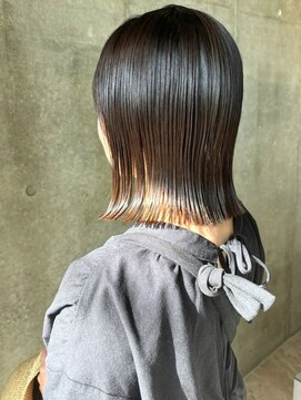 セル(CELL) 切りっぱなしボブ　ツヤ髪ストレート　ぱつっと　グレージュ