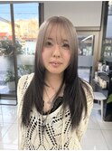 夏に向けてのベージュ×ブラックのコントラストカラー