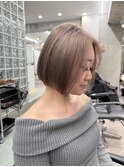 ミルクティーベージュヘーゼルベージュくびれボブワイドバング