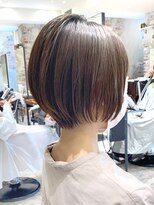 アフロート ルヴア(AFLOAT RUVUA)&nbsp;『岩田莉奈』40代50代お洒落な白髪染ショートボブ新宿ケアカラー