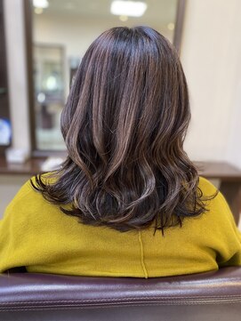 ヘアメイク トルテュ(HAIR MAKE TORTUE) シルバーグレージュ+ミディアムカット