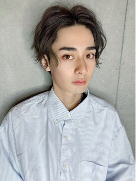 クーエフー(coo et fuu) ツーブロック/前下がりセンターパート/波パーマ　黒髪