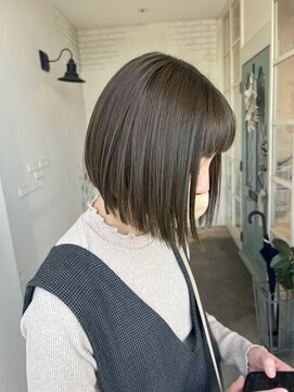 ユイバイラドンナ(Huit by LADONNA) オリーブベージュボブスタイル