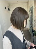 オリーブベージュボブスタイル