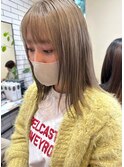 ハイトーンカラーレイヤーカットミルクティーベージュ色持ち◎