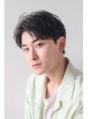 ツイストスパイラルパーマアップバング短髪ツーブロック刈り上げ