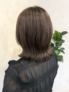 ラ ブリエ 成田公津の杜(La briller) くびれショートボブ40代50代グレイカラー白髪染め白髪ぼかし