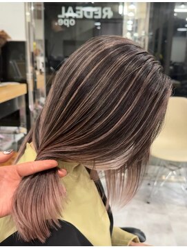 レディアル 大宮(REDEAL ope.) 白髪ぼかしバレイヤージュ/大人女性バレイヤージュ