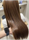 レイヤーカットフェミニンミディアムくびれスタイルアッシュ