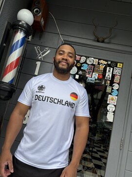 バッドバーバー 沖縄那覇(BADBARBER NAHA) テーパーフェード/バーバースタイル