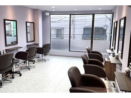 イワッシュ 白楽駅店(IwAsh)の写真