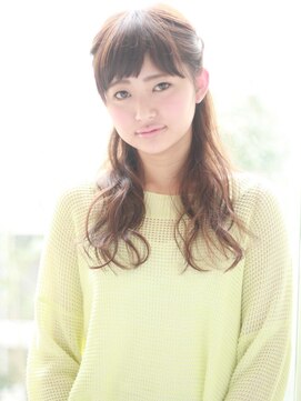 クィーンズガーデンバイケーツーギンザ(QUEEN’S GARDEN by K two GINZA) [K-two銀座]ゆるふわ大人ウェーブ夏のヘアアレンジ