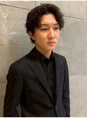 センターパート ツイストスパイラルパーマ ツーブロック 20代