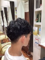 美容室ヒラトヤ 都南店&nbsp;シースルーマッシュスパイラルパーマバーバー黒髪メンズカット
