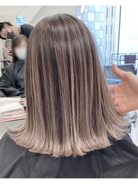 アライブ キチジョウジ(ALIVE Kichijoji) 小顔セミウェットウェーブハイライトカラーオリーブカラー