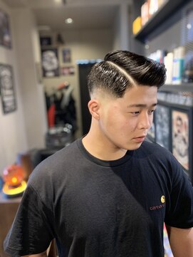 バーバー スタジオ ラフテル(Barber Studio RAFTEL) 七三スキンフェードスタイル