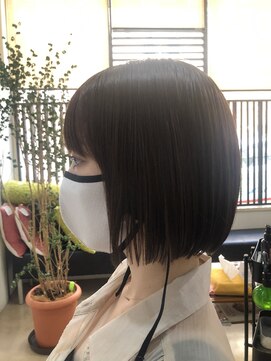 ウタ(uta) ストレート切りっぱなしボブ