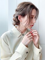 アイティーバイアルバム 北千住店(IT by ALBUM)&nbsp;編み込み風アレンジ_斜めバンググレージュカラーシルキー_69126