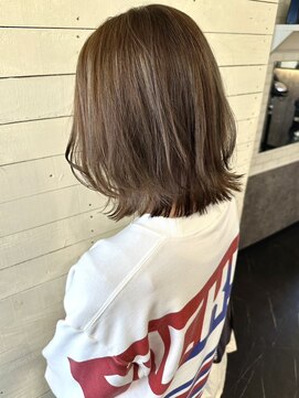 ルノン(LUNON) 肩ラインボブ/外ハネボブ/カーキベージュ/ハイライト履歴