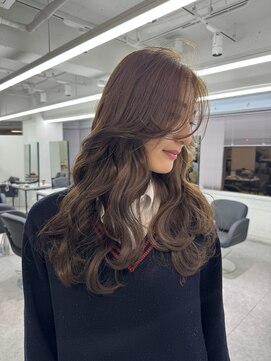 ペレ 渋谷(PELE) イメチェン/ホワイトブロンド/外ハネボブ/ワイドバング/渋谷