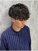 シャドウ波巻きフェザーツーブロック刈り上げ