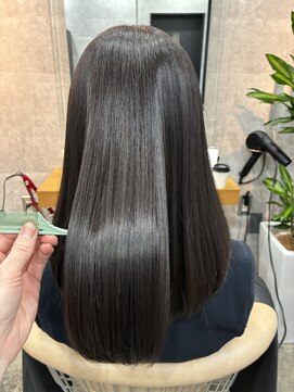 イシン(ISIN) 髪質改善/縮毛矯正/白髪染め/白髪かし【保土ヶ谷/東戸塚/戸塚