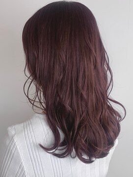 カミエ(kamie) セミロングのツヤピンク×大人っぽいレイヤーカット
