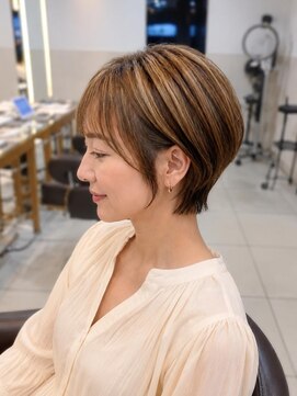 ロハスバイケンジ(LOHAS by KENJE) 2ヶ月後も白髪がきにならないくびれショート