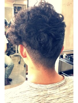 ヘアーメイク アドックス(HAIR MAKE ADOX) ツーブロック＋ウェーブ