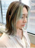 アイスブルー、ターコイズ、前髪インナーカラー、外ハネボブ