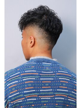エヌドットバーバー ヒロオ(N.BARBER HIROO) フェードカット ハードパーマ フェードパーマ<広尾/恵比寿>