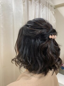 ビューティック ハラジュク(Hair&Make Beautique Harajuku) ねじりハーフアップ