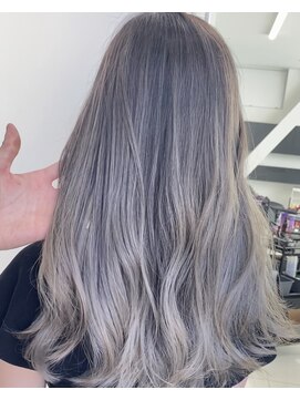 アライブ キチジョウジ(ALIVE Kichijoji) エアータッチバレイヤージュ白髪ぼかし／ケアブリーチハイライト