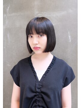 カエルムアヴェダ(CAELUM AVEDA) モードに楽しむボブスタイル