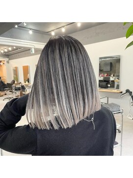 レブ 四条烏丸(Reb,) ホワイト×バレイヤージュ