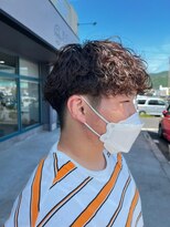 リット×ベリエ(Lit.×belier)&nbsp;波巻きパーマメンズパーマメンズヘアツーブロックツイストパーマ