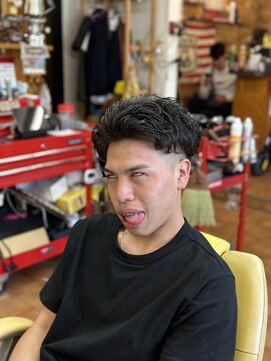 ハスキー(Husky) フェードパーマ