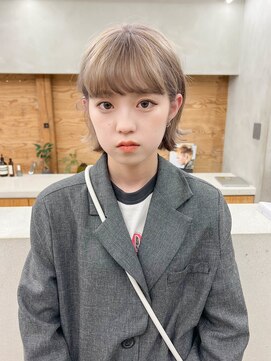 トゥコ(tuco) グレージュカラー　ハイトーン　ベージュ　ケアブリーチ　ボブ