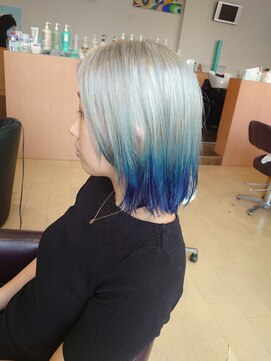 シャンプーボーイ 佐世保駅前店(SHAMPOO BOY) ホワイトシルバー　グラーデーションネイビー