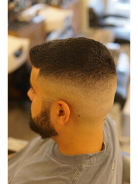 ザチョップショップ キチジョウジ(THE CHOP SHOP KICHIJOJI) フェード スキンフェード サイドパート バーバー バズカット
