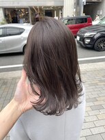 アンビエンテ(ambiente)&nbsp;外ハネミディアムスタイル【坂根】