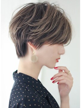 ルアン 大分駅店(ruen) ショートヘア大人美人ショートカットくびれショート30代40代50代