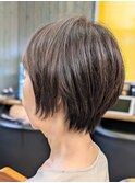 襟足すっきり、フォルムふんわりショート