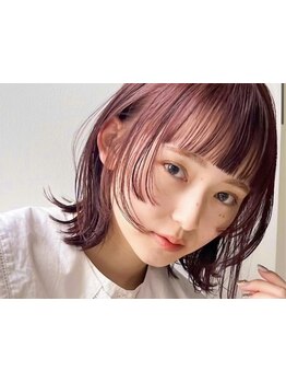 動きのある柔らかい質感とナチュラルなデザインで伸ばしながらオシャレを楽しむ[レイヤーカット/渋谷駅]