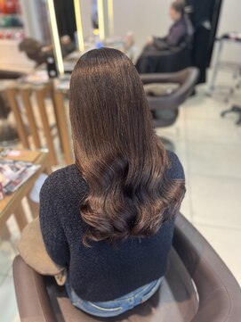 ロハスバイケンジ(LOHAS by KENJE) 赤みを抑えたブラウンロングヘア