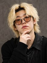 アウル 心斎橋(owl)&nbsp;センターパートウルフ×ハイトーン×ブリーチ×men's