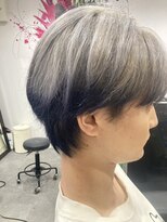 フック(HooK)&nbsp;ブリーチで作るシルバーグレージュ×毛先ブルーブラック