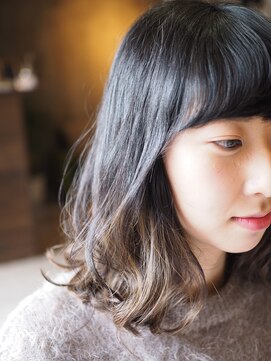 ノエル ヘアー アトリエ(Noele hair atelier) グラデーションのぱっつんボブ