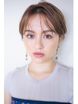 ピズム(PISM)&nbsp;センターパート×耳かけハンサムショート/フォギーベージュ